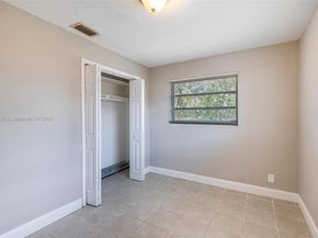 2811 N 66th Ave, Hollywood FL 33024