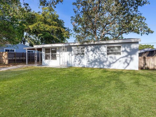 2811 N 66th Ave, Hollywood FL 33024