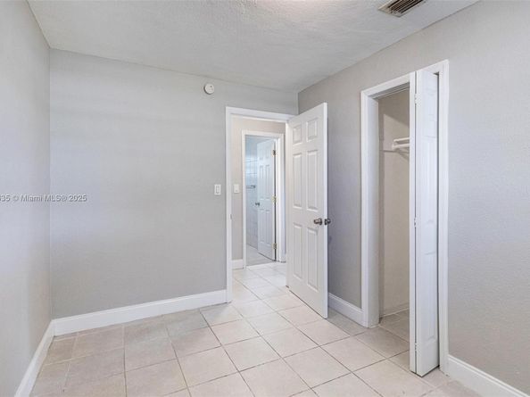 2811 N 66th Ave, Hollywood FL 33024