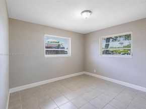 2811 N 66th Ave, Hollywood FL 33024
