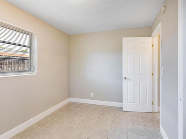 2811 N 66th Ave, Hollywood FL 33024