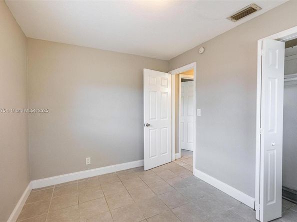 2811 N 66th Ave, Hollywood FL 33024