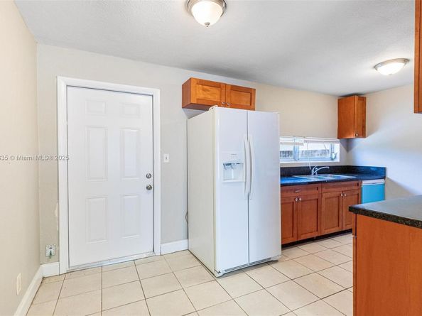 2811 N 66th Ave, Hollywood FL 33024