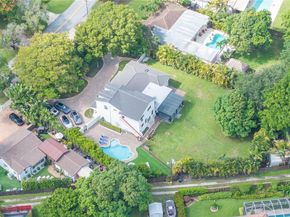507 Hunting Lodge Dr, Miami Springs FL 33166