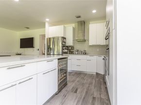 507 Hunting Lodge Dr, Miami Springs FL 33166