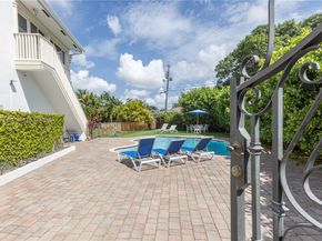 507 Hunting Lodge Dr, Miami Springs FL 33166