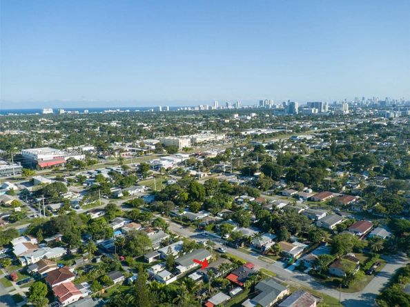 2235 Coolidge St, Hollywood FL 33020