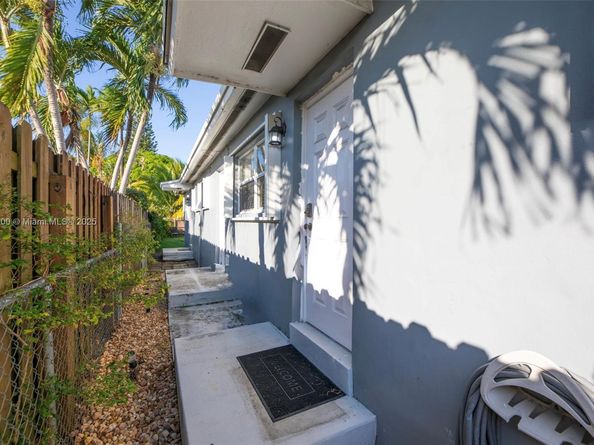 2235 Coolidge St, Hollywood FL 33020