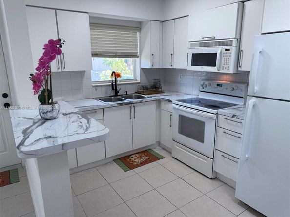 2235 Coolidge St, Hollywood FL 33020