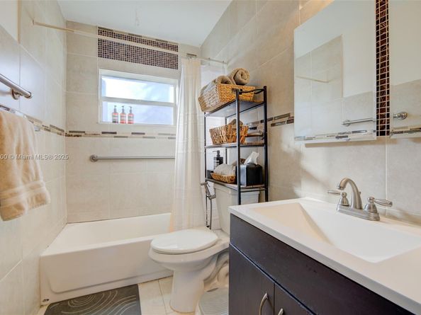 2235 Coolidge St, Hollywood FL 33020