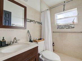 2235 Coolidge St, Hollywood FL 33020