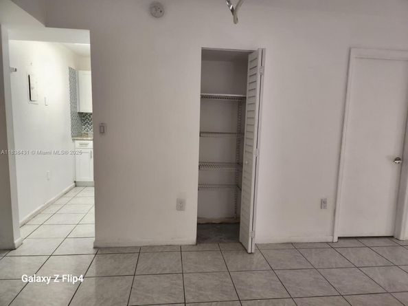 4841 NW 7th St 2034, Miami FL 33126
