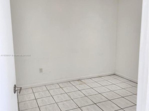 4841 NW 7th St 2034, Miami FL 33126