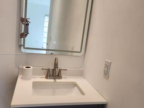 4841 NW 7th St 2034, Miami FL 33126