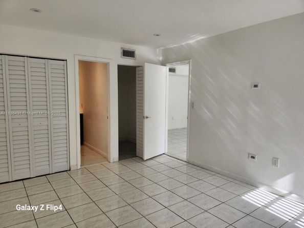 4841 NW 7th St 2034, Miami FL 33126