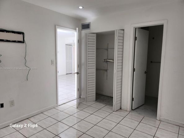 4841 NW 7th St 2034, Miami FL 33126