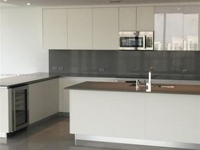 88 SW 7th St 3711, Miami FL 33130