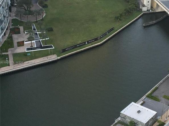 88 SW 7th St 3711, Miami FL 33130