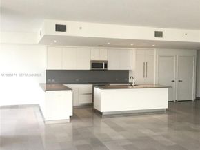 88 SW 7th St 3711, Miami FL 33130