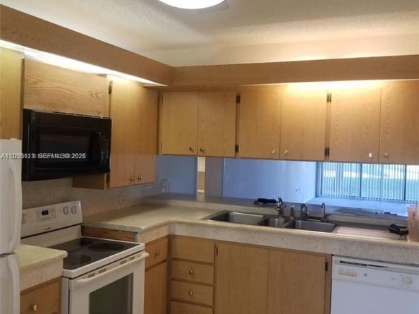 2621 Village Blvd 102, West Palm Beach FL 33409