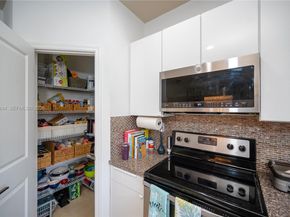 340 NE 194th Ln, Miami FL 33179