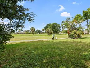 19224 W Lake Dr, Hialeah FL 33015