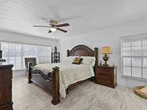 19224 W Lake Dr, Hialeah FL 33015