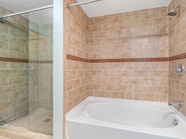 7350 SW 89th St 617S, Miami FL 33156