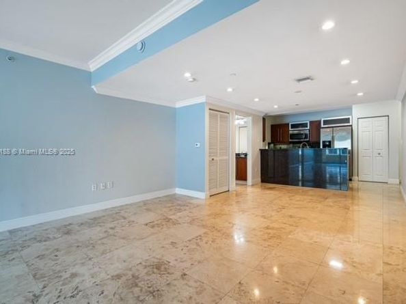 7350 SW 89th St 617S, Miami FL 33156
