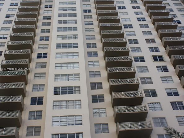 250 174th St 1809, Sunny Isles Beach FL 33160