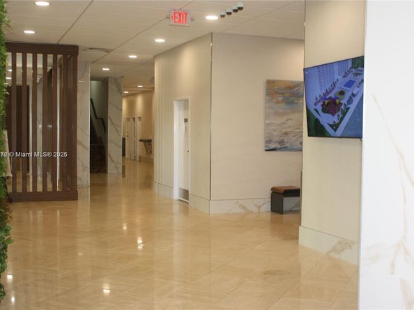 250 174th St 1809, Sunny Isles Beach FL 33160