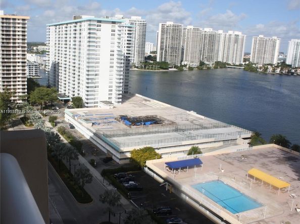 250 174th St 1809, Sunny Isles Beach FL 33160