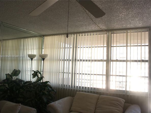 250 174th St 1809, Sunny Isles Beach FL 33160