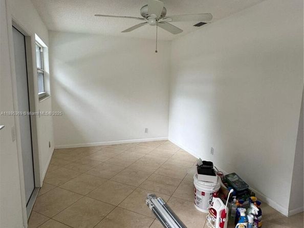 230 NW 55th St, Oakland Park FL 33309