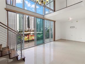 90 SW 3rd St TH505, Miami FL 33130