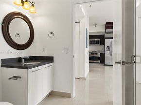 90 SW 3rd St TH505, Miami FL 33130