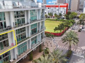 90 SW 3rd St TH505, Miami FL 33130