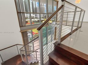 90 SW 3rd St TH505, Miami FL 33130