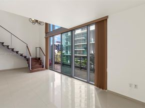 90 SW 3rd St TH505, Miami FL 33130