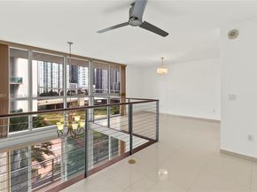 90 SW 3rd St TH505, Miami FL 33130