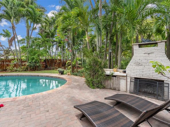 2472 Andros Ln, Fort Lauderdale FL 33312