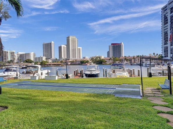 2500 Parkview Dr 1811, Hallandale Beach FL 33009