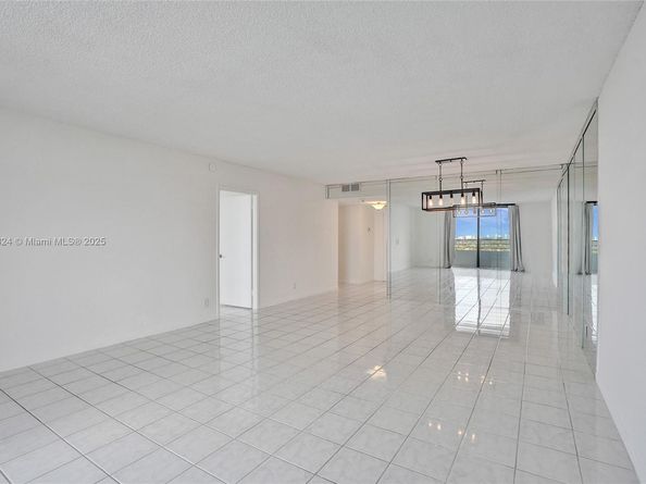 2500 Parkview Dr 1811, Hallandale Beach FL 33009