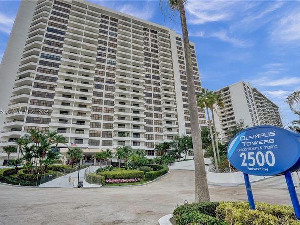 2500 Parkview Dr 1811, Hallandale Beach FL 33009
