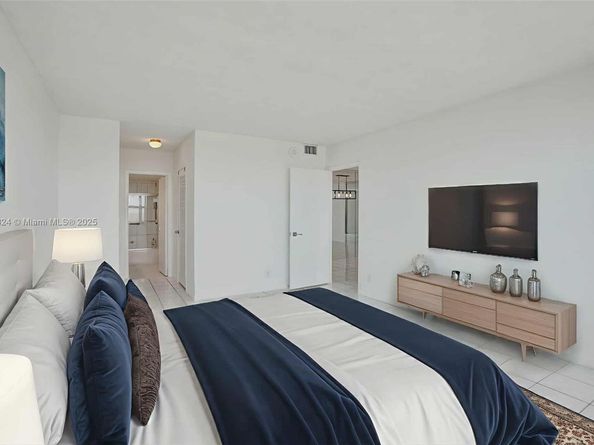 2500 Parkview Dr 1811, Hallandale Beach FL 33009