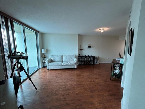9066 SW 73rd Ct 1504, Miami FL 33156