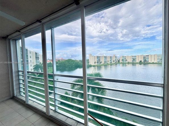 141 SE 3rd Ave 402, Dania Beach FL 33004