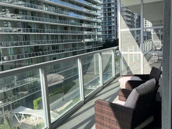 79 SW 12th St 1511S, Miami FL 33130