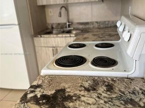 12890 NE 8th Ave 107, North Miami FL 33161