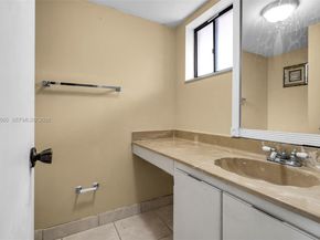 8615 NW 8th St 421, Miami FL 33126